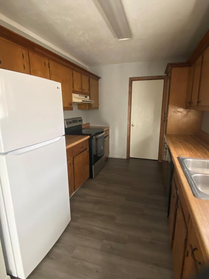 Property Photo: 400 S 7th St LA 71446