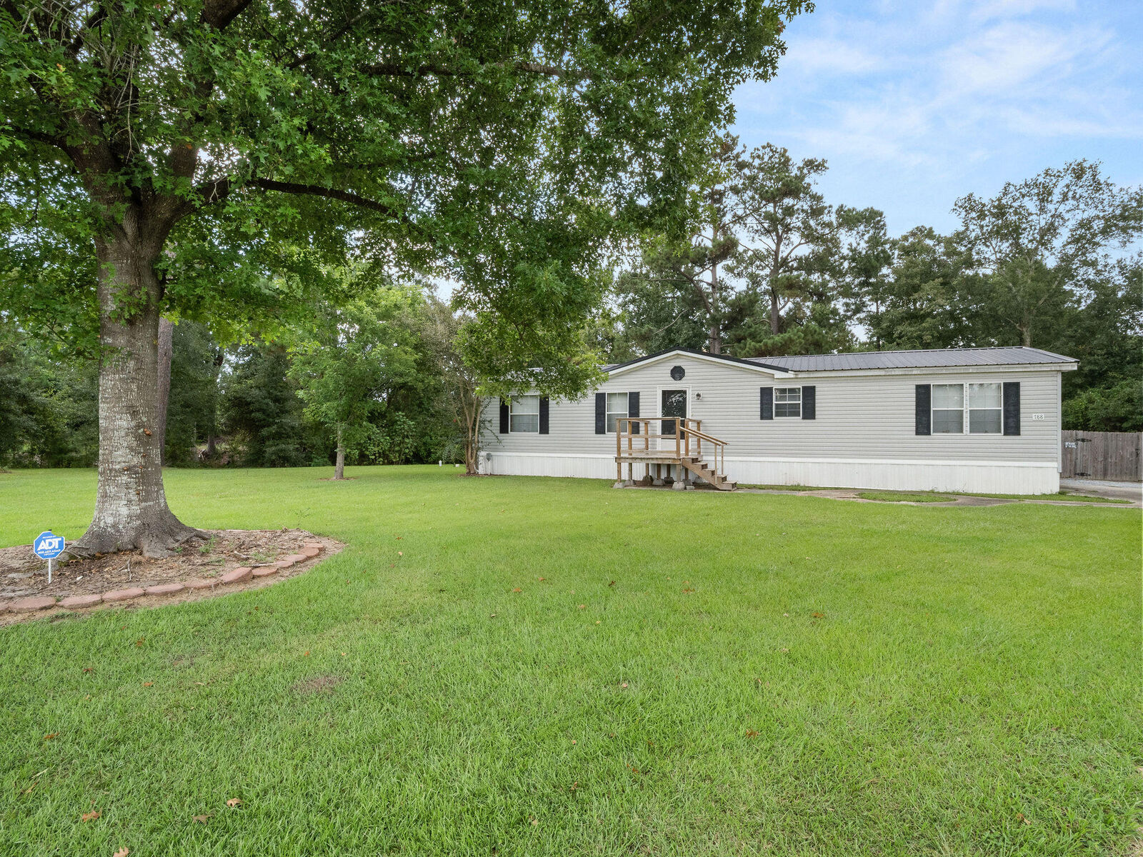 Property Photo: 788 Joshua Ryan St LA 70665