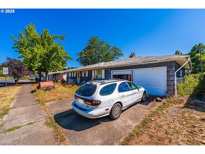 Property Photo:  2255 Polk St  OR 97405 