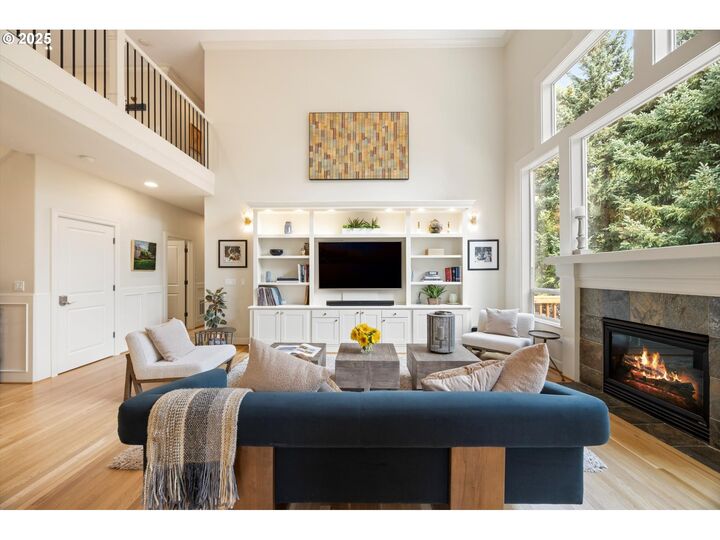 Property Photo: 6786 SW Canyon Dr OR 97225