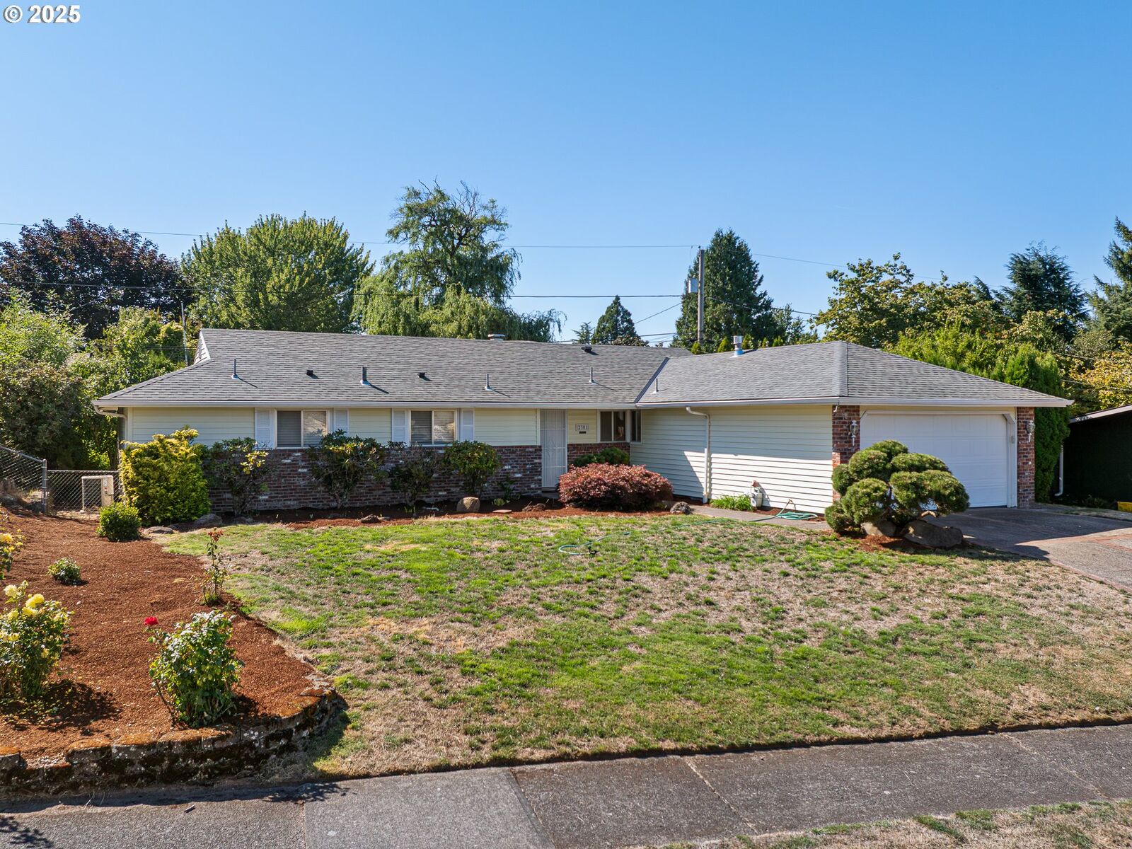 Property Photo:  2301 NE 143rd Ave  OR 97230 