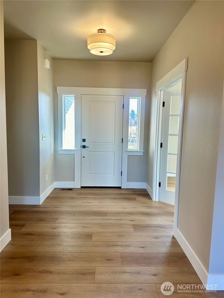 Property Photo:  2513 N Dandelion  WA 98926 