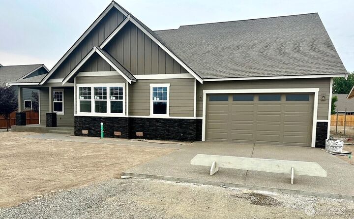 Property Photo:  2513 N Dandelion  WA 98926 
