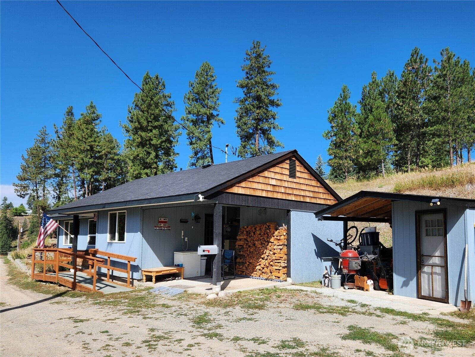 Property Photo:  1178 E Oregon Avenue  WA 99166 
