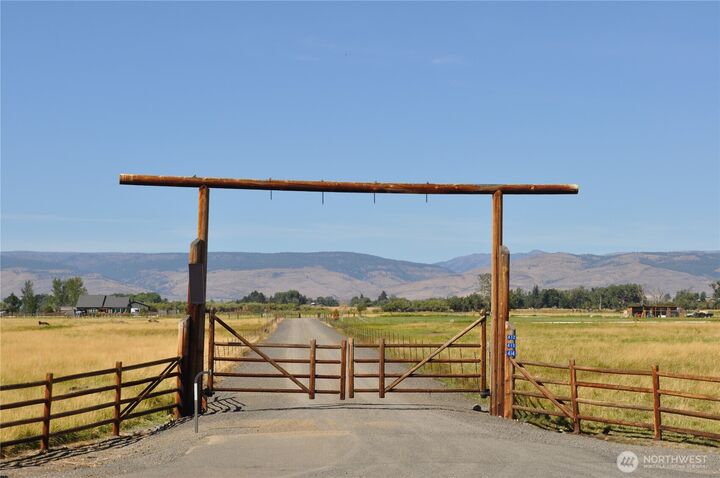 Property Photo: 4 Xx Walker Drive WA 98926