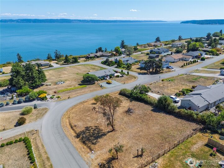 Property Photo:  3  Canterbury Lane  WA 98277 