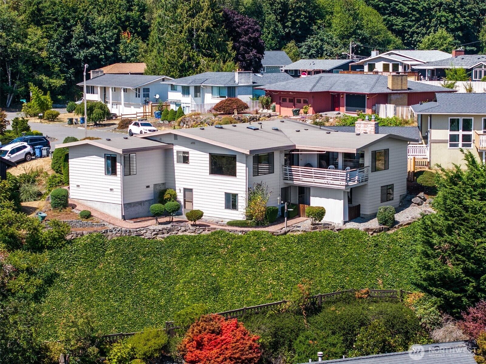 Property Photo: 4233 S 252nd Place WA 98032