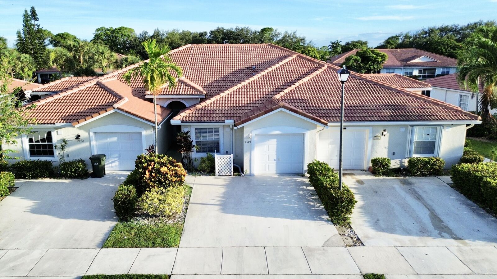 Property Photo: 5096 N La Sedona Circle FL 33484