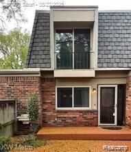 Property Photo: 1012 Stratford Lane MI 48304