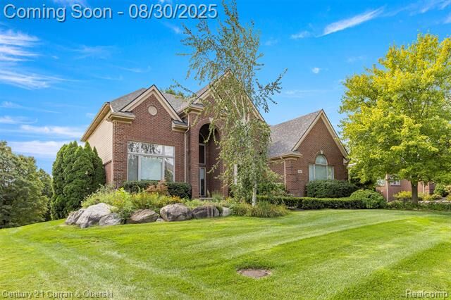Property Photo: 44067 Greenview Lane MI 48168
