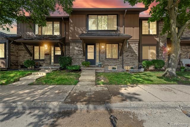 2384 Cardigan Court  Warren MI 48091 photo