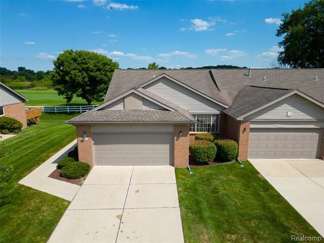 Property Photo: 1913 Pebble Creek Drive MI 48188