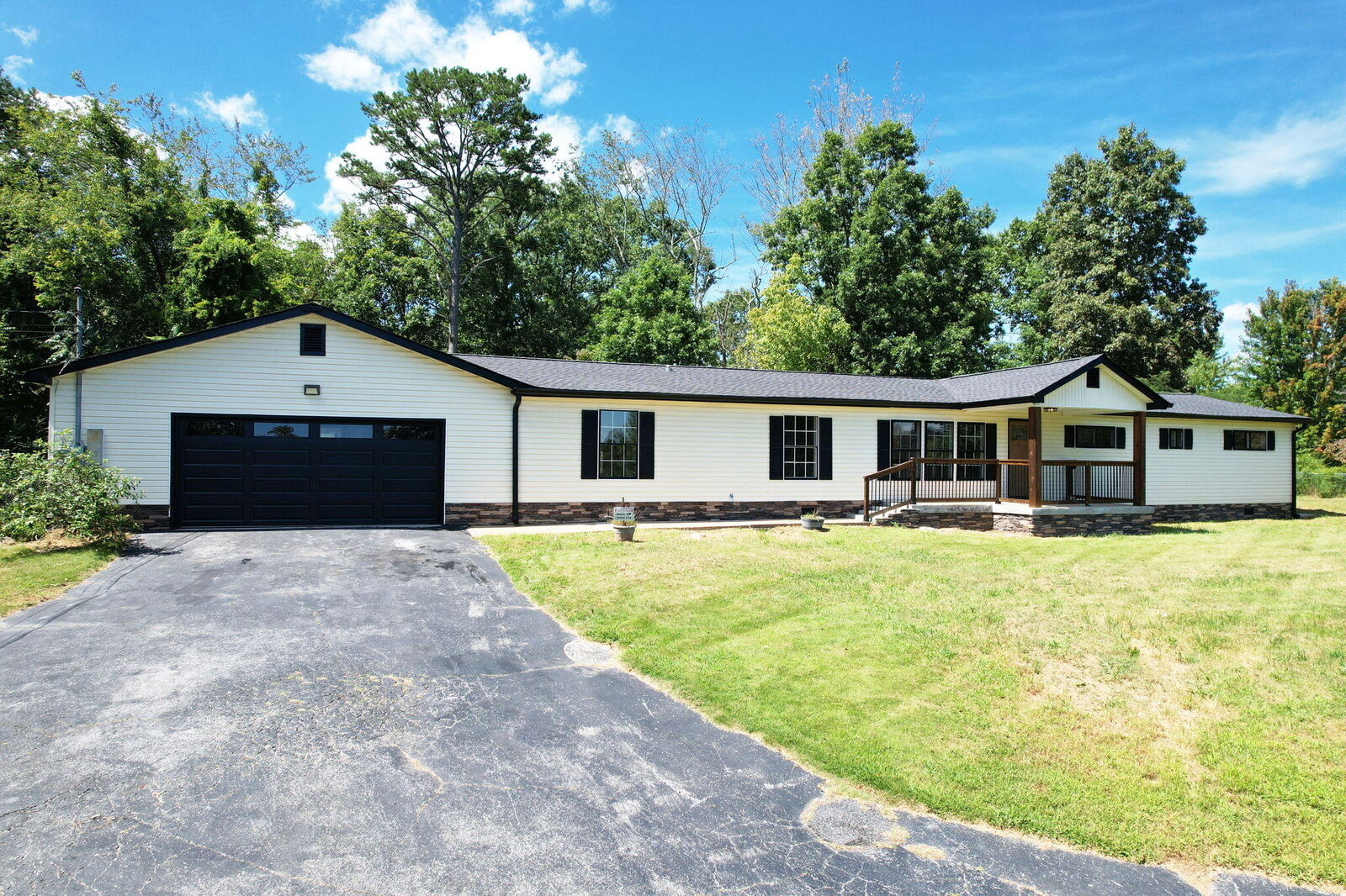 Property Photo: 914 Hickory Avenue TN 37343