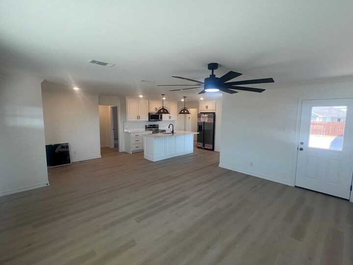 Property Photo: 1012 Claborne Court TX 76903