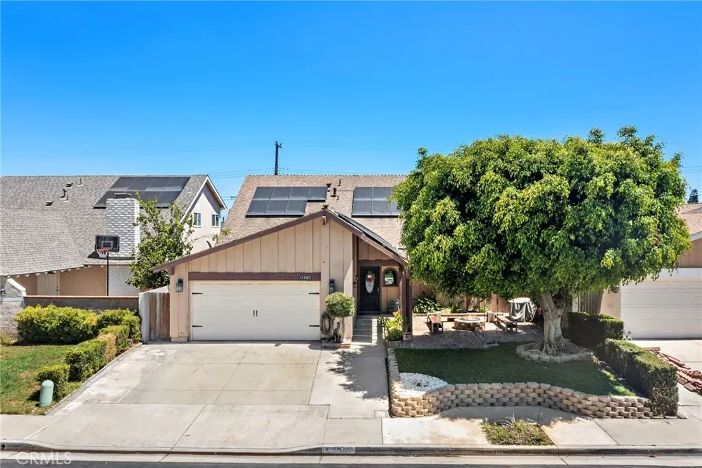 Property Photo: 11580 Panay Street CA 90630