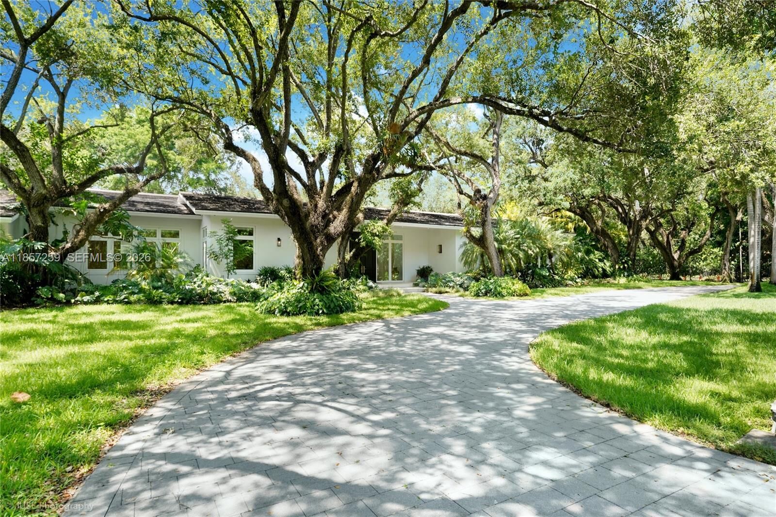 Property Photo:  5501 Snapper Creek Rd  FL 33156 