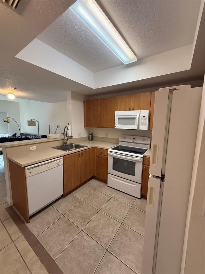 Property Photo: 119 SW 6th Ave 803 FL 33130