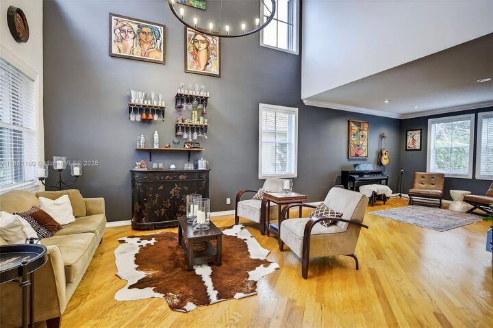 Property Photo: 3989 Pinewood Ln FL 33331