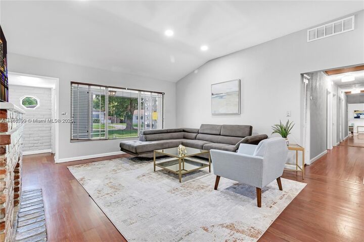 Property Photo: 460 NW 88th Ter FL 33150