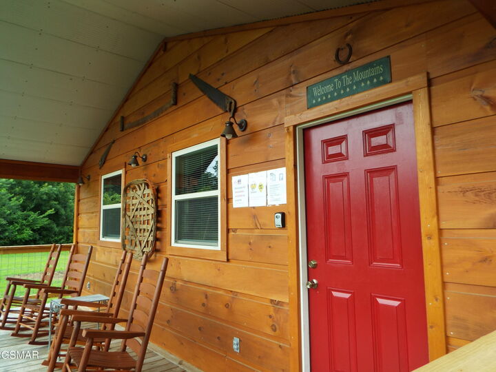 Property Photo: 6018 Larkmoor Road TN 37722