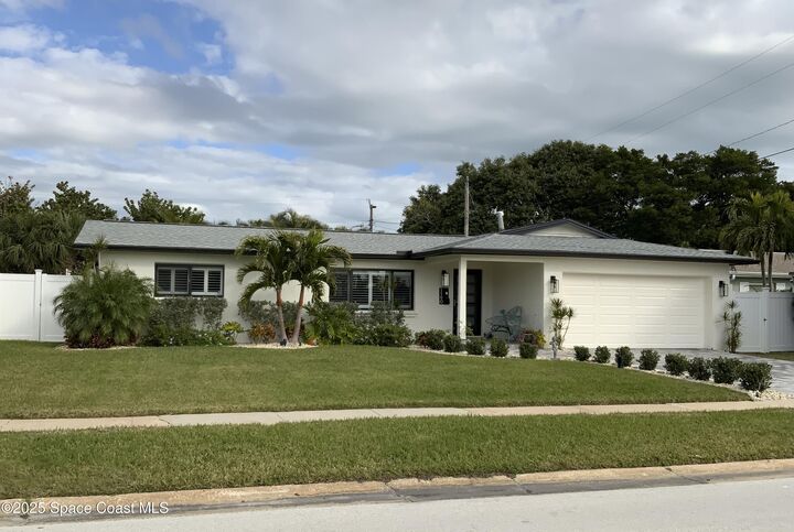 Property Photo:  1190 Yacht Club Boulevard  FL 32937 