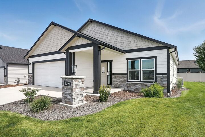 Property Photo: 1226 N High Desert Dr WA 99006