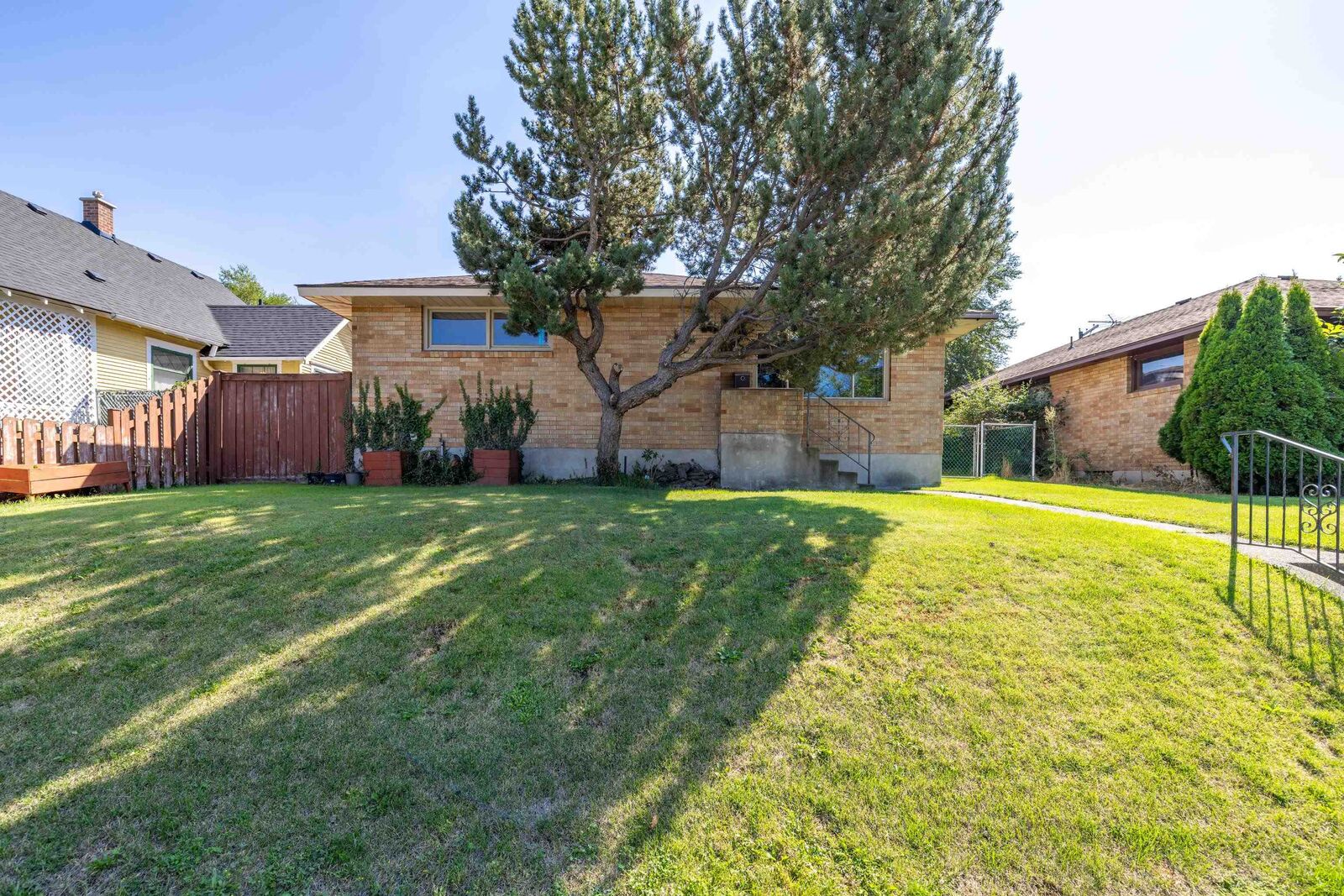 Property Photo: 310 E Walton Ave WA 99207