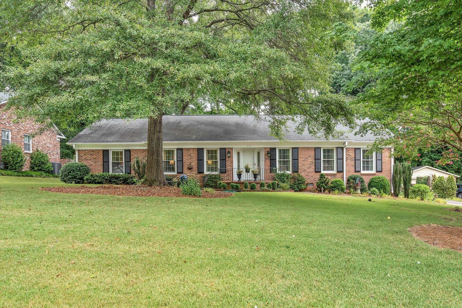 Property Photo: 257 Heathwood Drive SC 29307