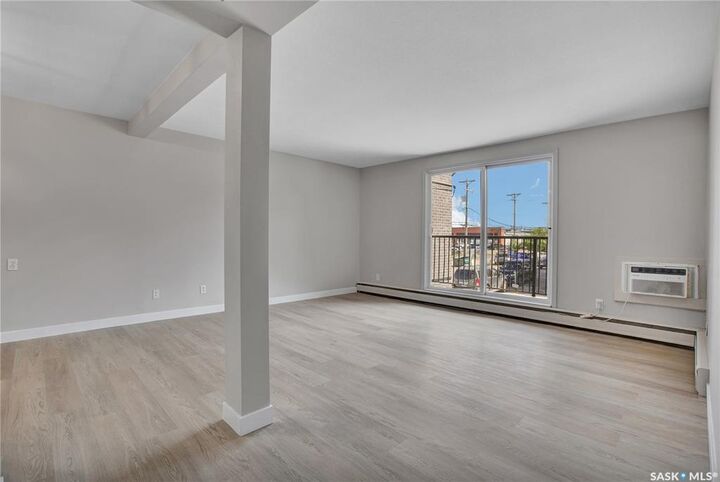 Property Photo: 2301 7th Street E 8 SK S7H 1A2