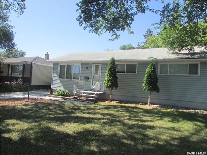 Property Photo:  84 Coldwell Road  SK S4R 4K5 
