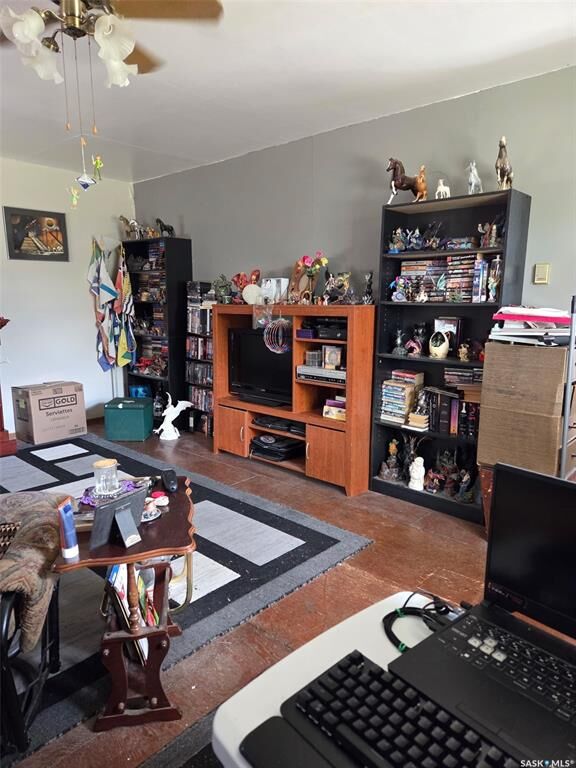 Photo de la propriété:  100 3rd Street W  SK S0C 0K0 