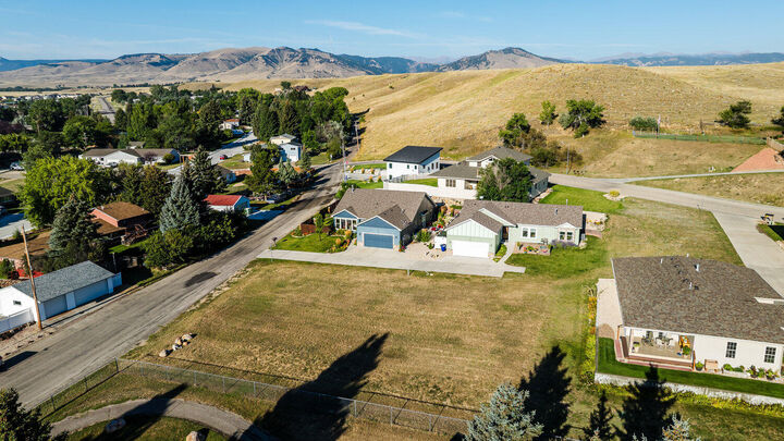Property Photo: 190 Lott Street WY 82834