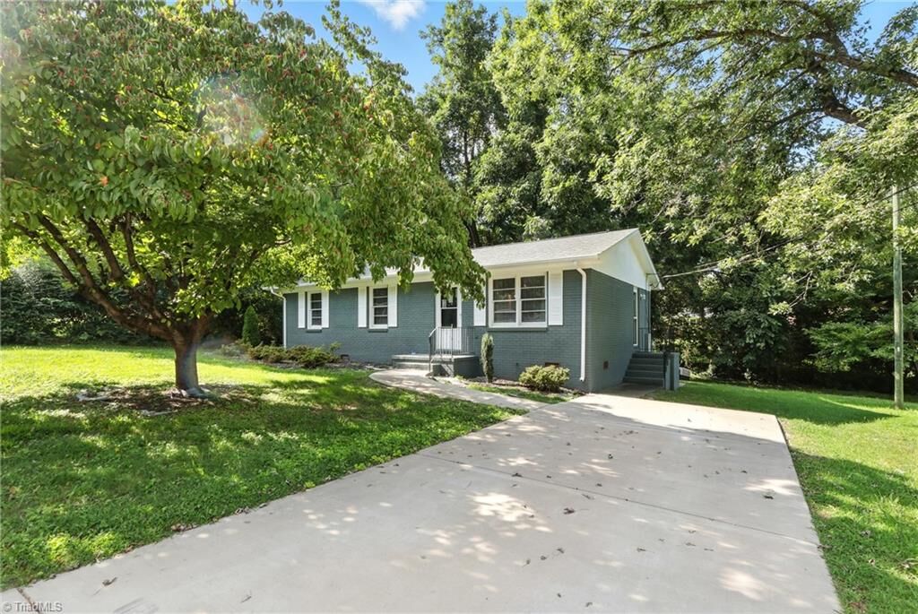 Property Photo: 304 Roanoke Street NC 27360