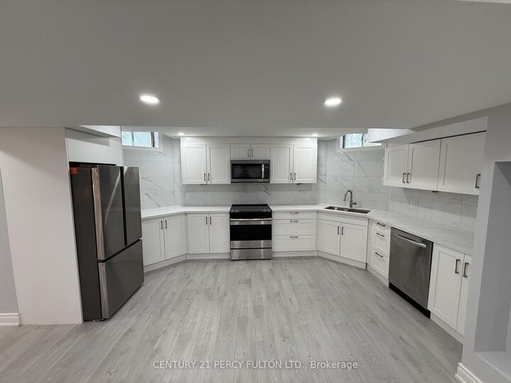 Property Photo:  932 Schaeffer Outlook  ON L3X 1V9 