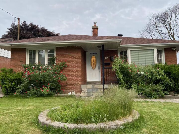 Property Photo: 5 Heatherington Drive Main ON M1T 1N3
