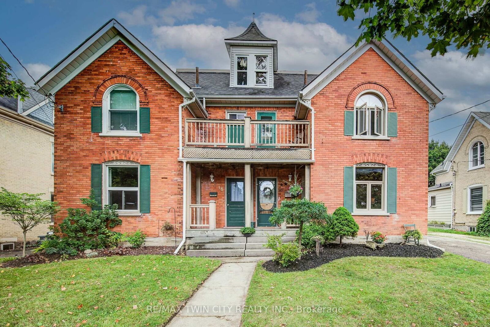 Property Photo: 16 Duke Street ON N3B 2W7