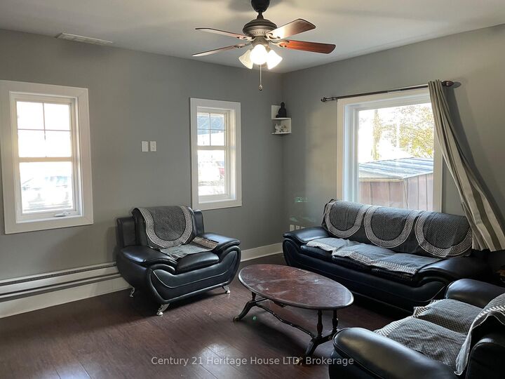 Property Photo:  42 Forsythe Street  ON L2A 1X2 