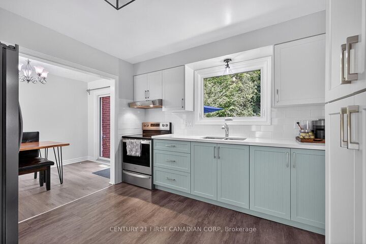 Property Photo: 565 Rington Crescent ON N6J 1Y7