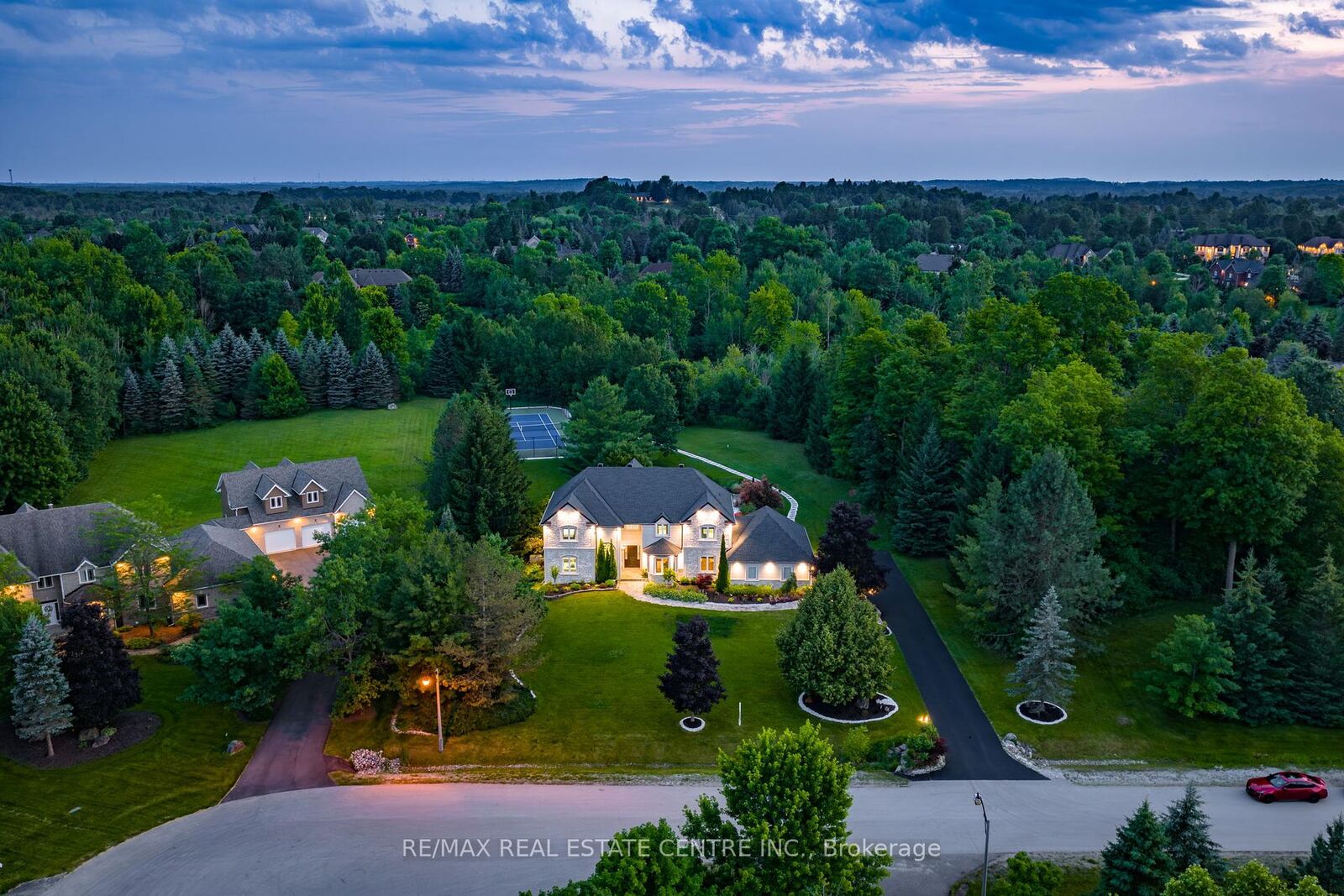 Photo de la propriété:  11135 Menzies Court  ON L0P 1B0 