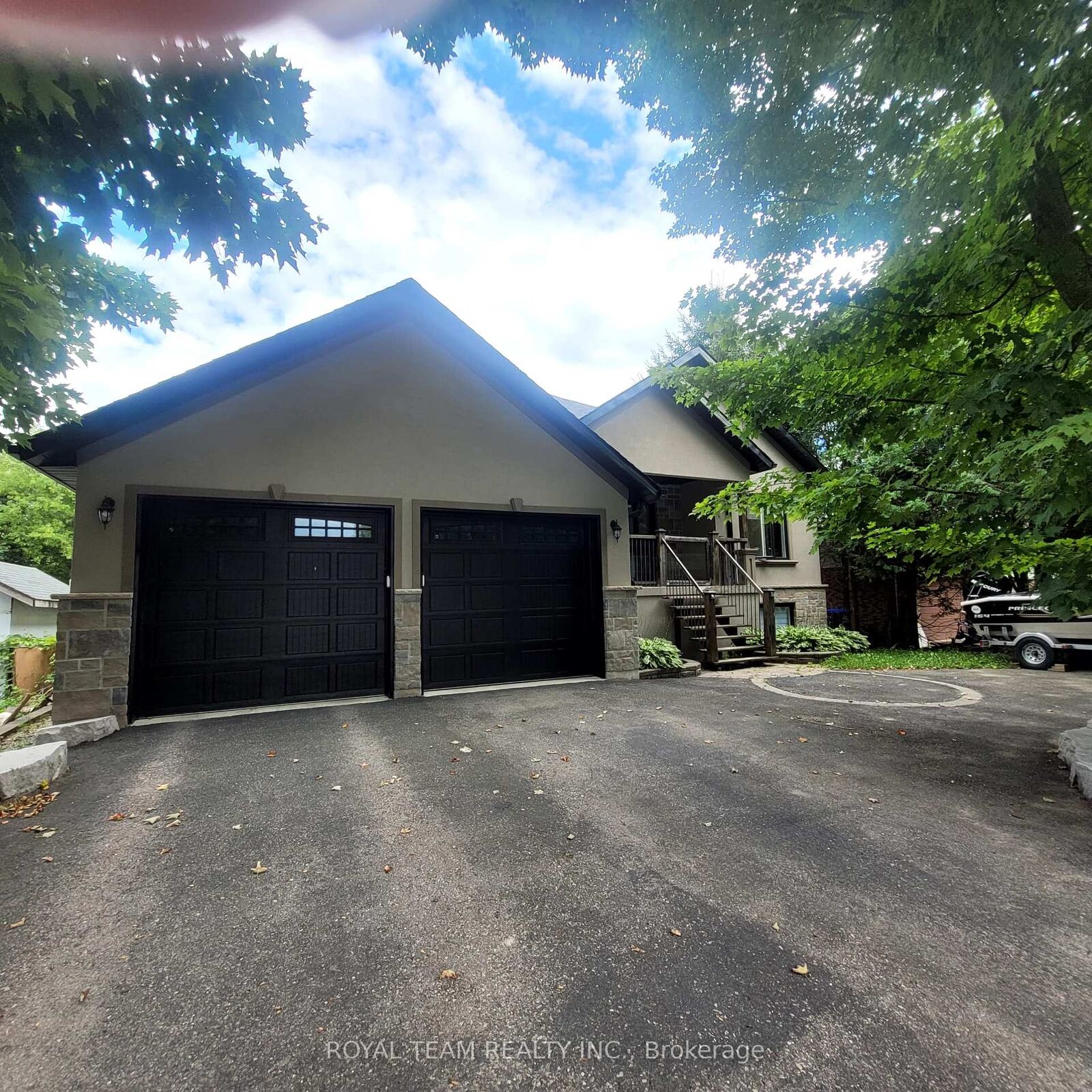 Property Photo: 1021 Bannister Street ON L0L 1P0