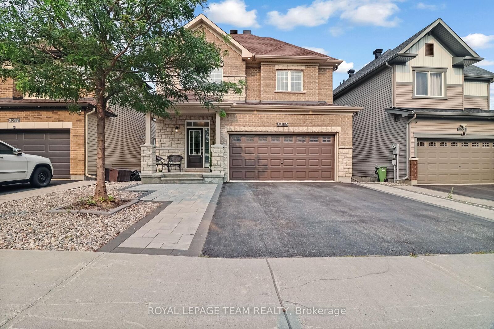 Property Photo: 3519 Woodroffe Avenue ON K2G 7A7