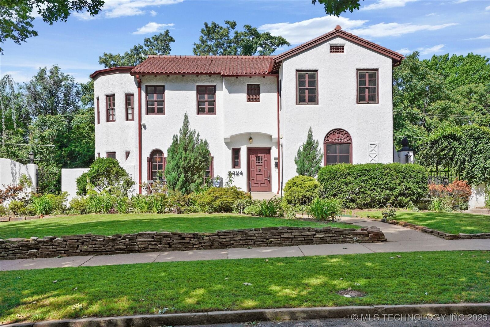 Property Photo: 2424 S Cincinnati Avenue OK 74114