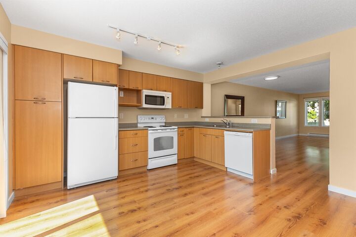 Property Photo: 4401 Blauson Boulevard 20 BC V3G 0A4