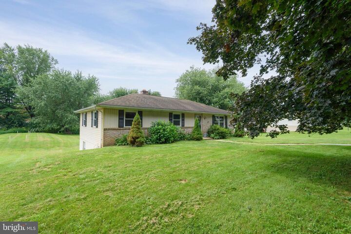 Property Photo: 19 Springside Drive PA 17566