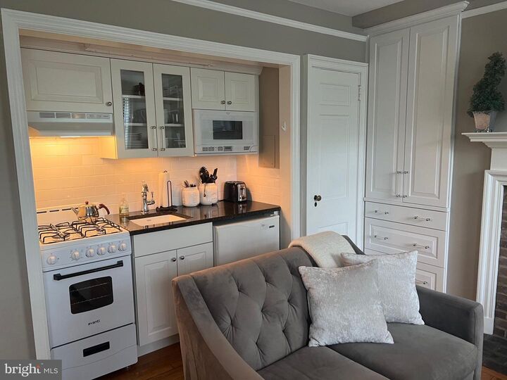 Property Photo: 9 Palmer Square W F NJ 08542