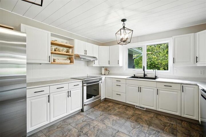 Property Photo:  41151 20 Road East  MB R0A 1E0 