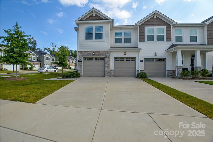 Property Photo: 15609 Little Bluestem Street NC 28278
