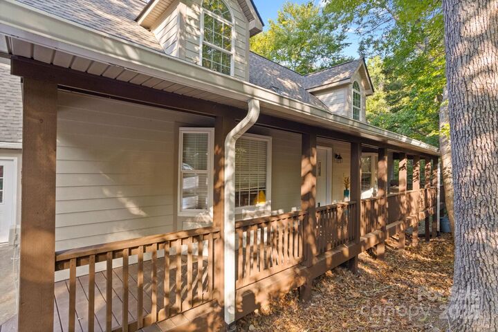 Property Photo: 55 Vintage Road NC 28715
