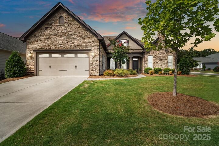 Property Photo: 12002 Cove Court NC 28278
