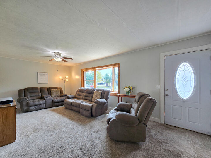 Property Photo: 811 12th Street IA 50036